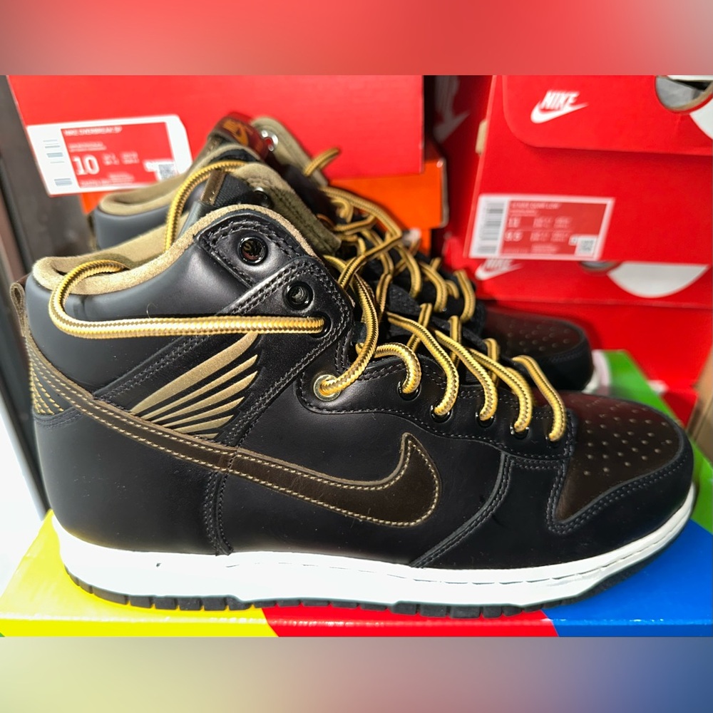 Nike SB Dunk High OG QS Pawnshop Skate Company old soul